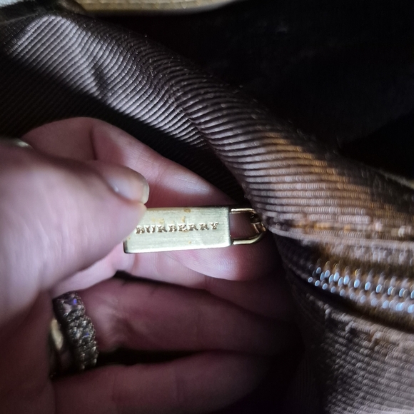 Burberry Prorsum Gold Textured/Embossed Plaid Shoulder Bag with Chain Detail - Picture 9 of 10